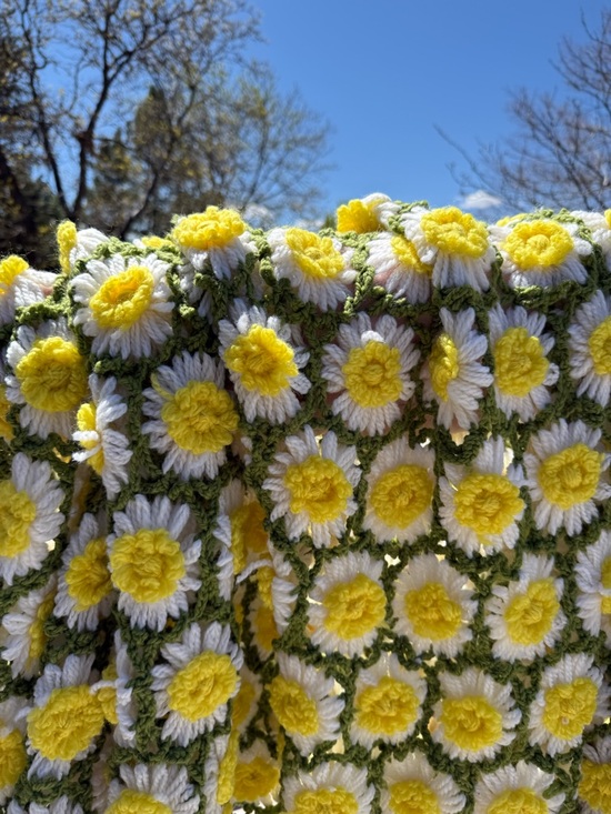 Handmade Other - Vintage Handmade Yellow white Daisies Avocado Green Crocheted Throw Blanket